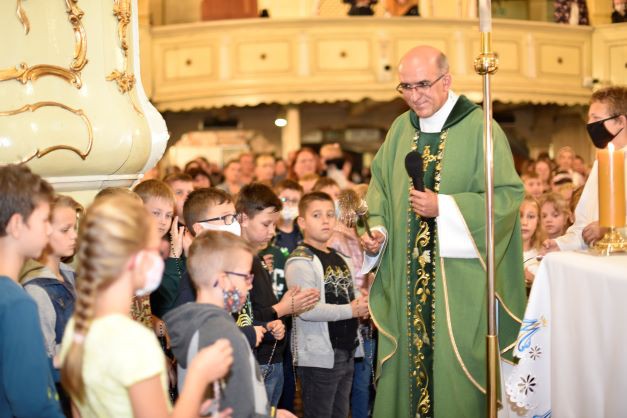 03.10.2021r. - Poświęcenie różańców dzieci pierwszokomunijnych