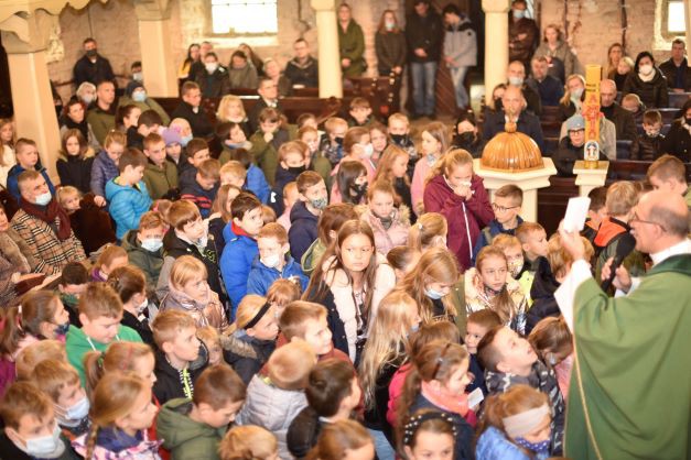 07.11.2021r. - Poświęcenie książeczek do nabożeństwa