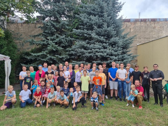29.08.2022 r. - Grill ministrantów z rodzicami na probostwie