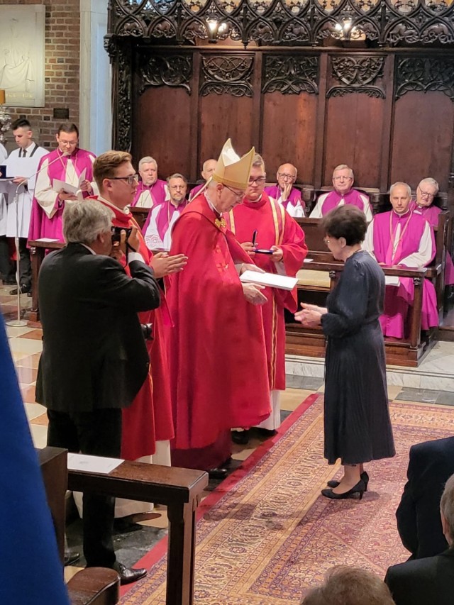 28.06.2023 r. - Wręczenie medalu Optime Merito Archidioecesis Posnaniensis Pani Elżbiecie Helwing.