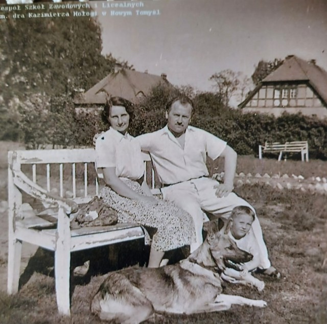 Ławeczka dra Hołogi - inicjatywa Akcji Katolickiej i ks. Proboszcza