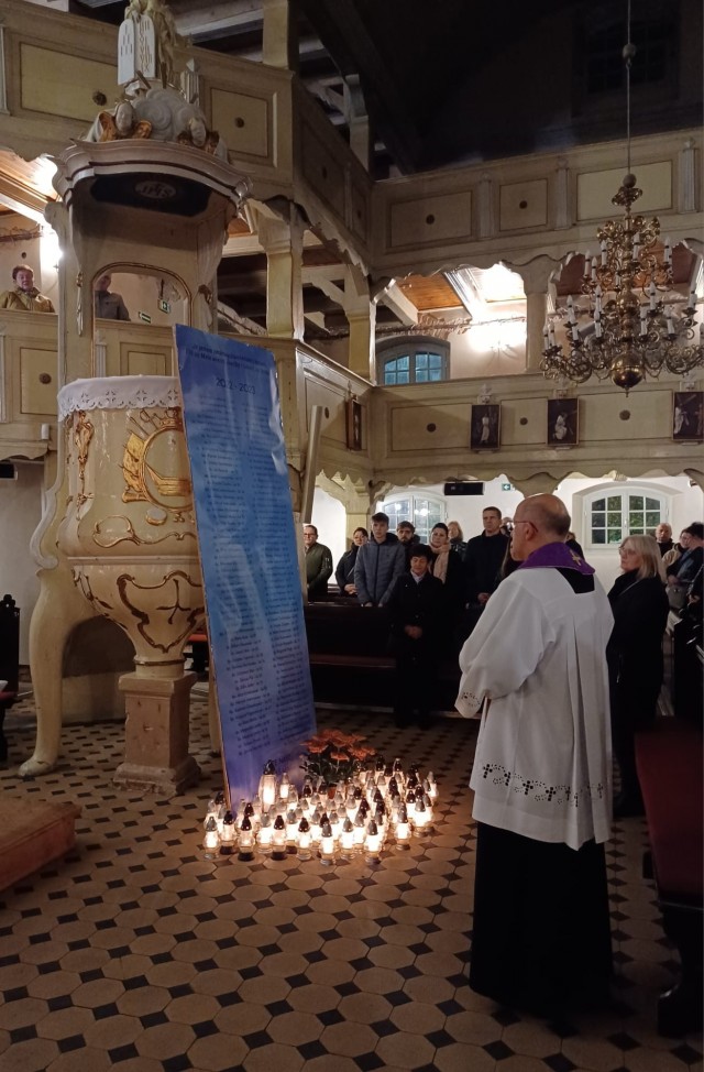 02.11.2023 r. - Nabożeństwo za zmarłych