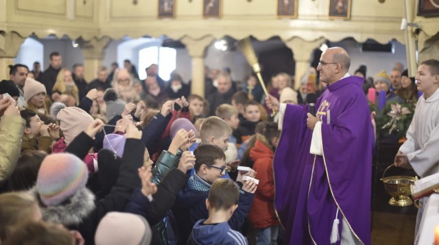 3.12.2023 - poświęcenie medalików dzieci pierwszokomunijnych oraz dołączenie nowych osób do ERM