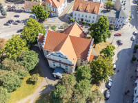 Kościół i okolica