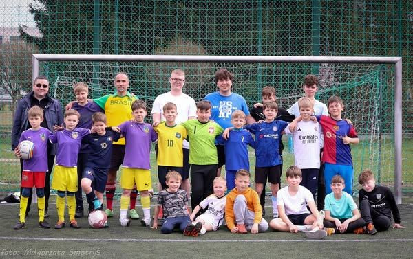 Trening piłkarski ministrantów