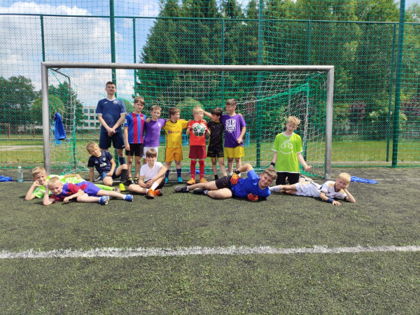 Trening piłkarski ministrantów