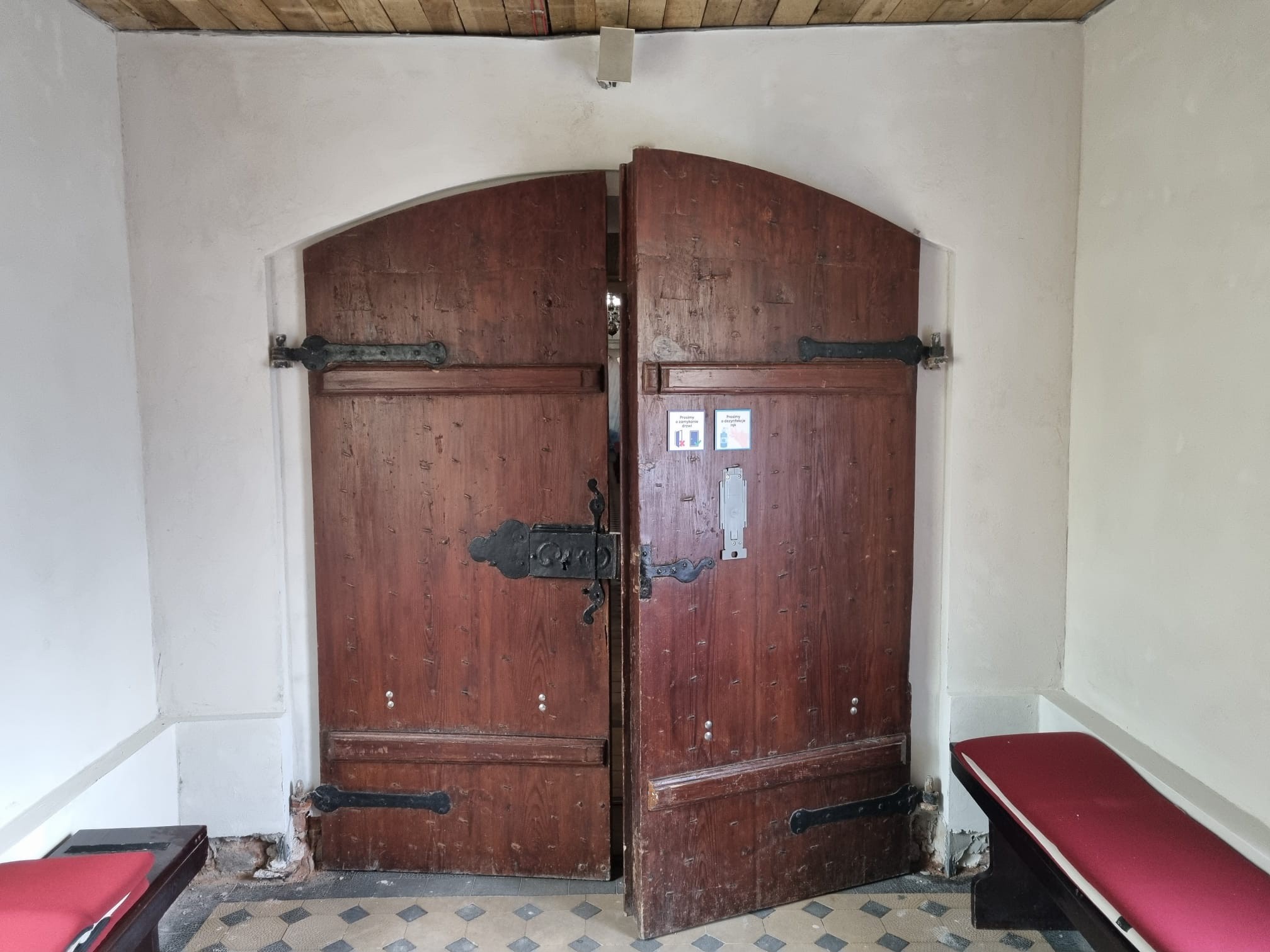 PRACE REMONTOWE W NASZYM KOŚCIELE - KWIECIEŃ 2022R.